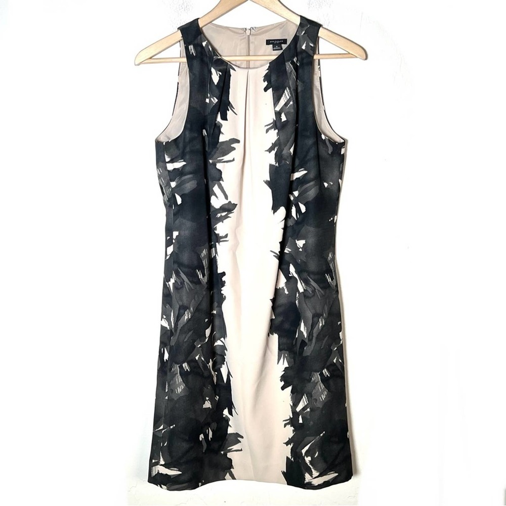 Ann Taylor tan and black sleeveless pleated shift dress size 6 B148